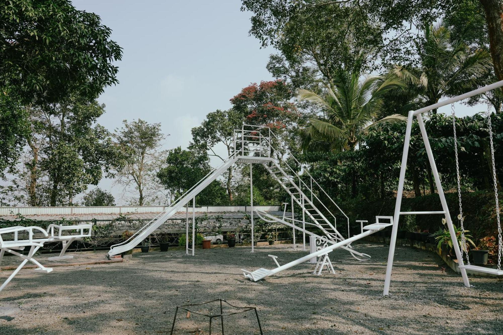 Haze Woods Resort Vaduvanchal Exterior photo