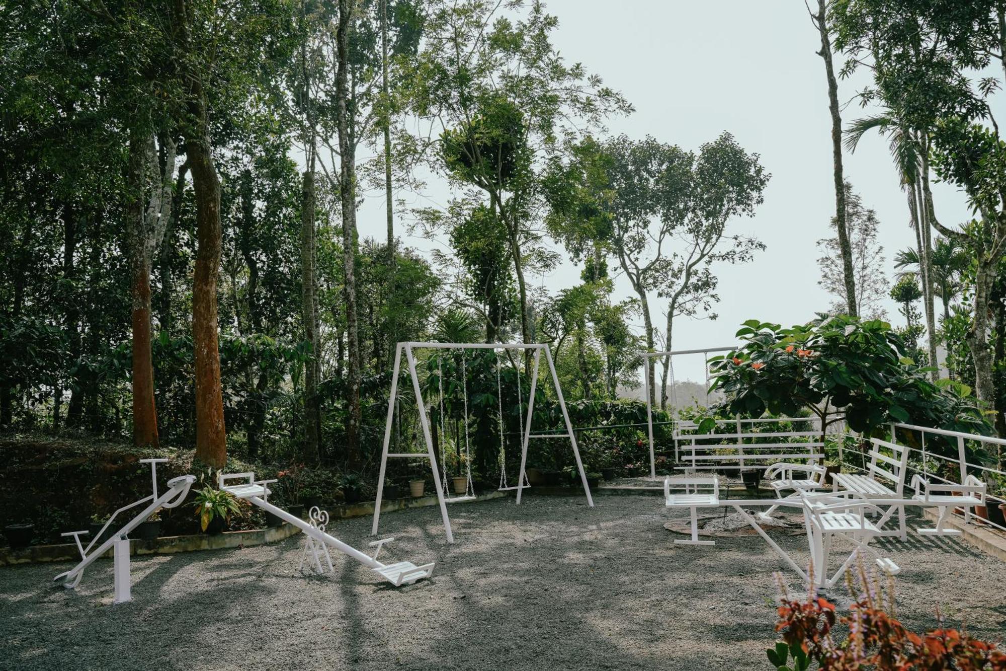 Haze Woods Resort Vaduvanchal Exterior photo