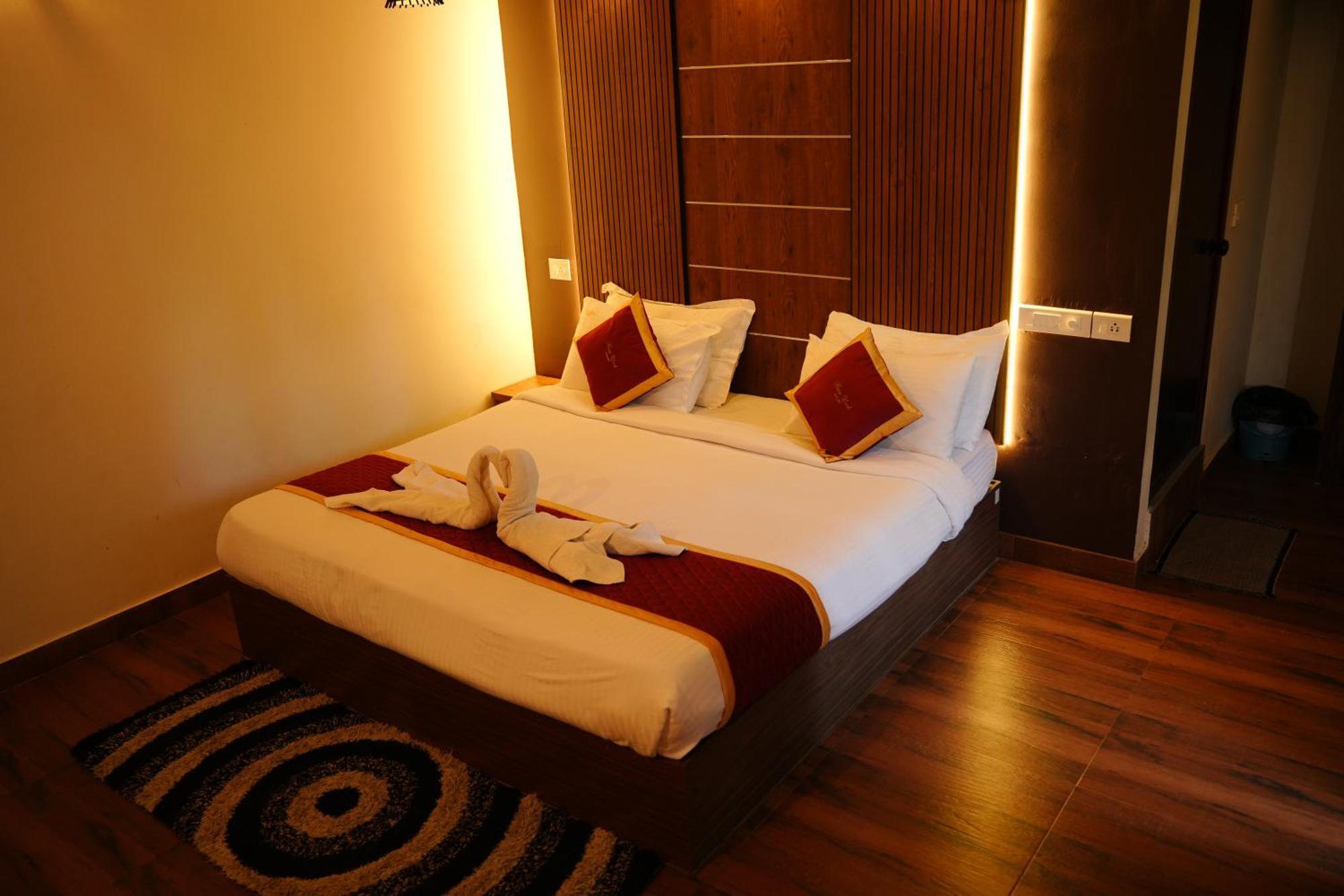 Haze Woods Resort Vaduvanchal Exterior photo