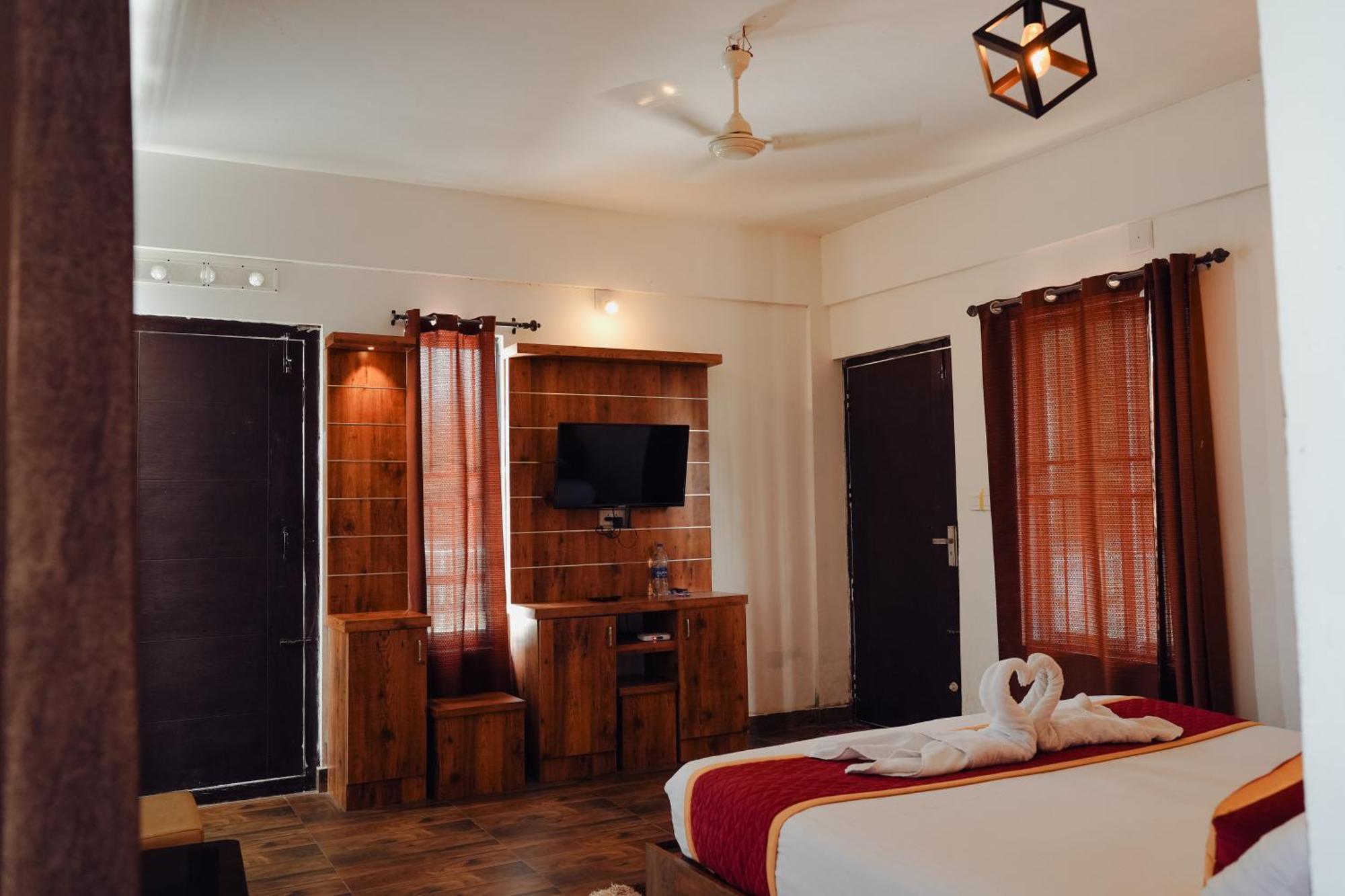 Haze Woods Resort Vaduvanchal Exterior photo