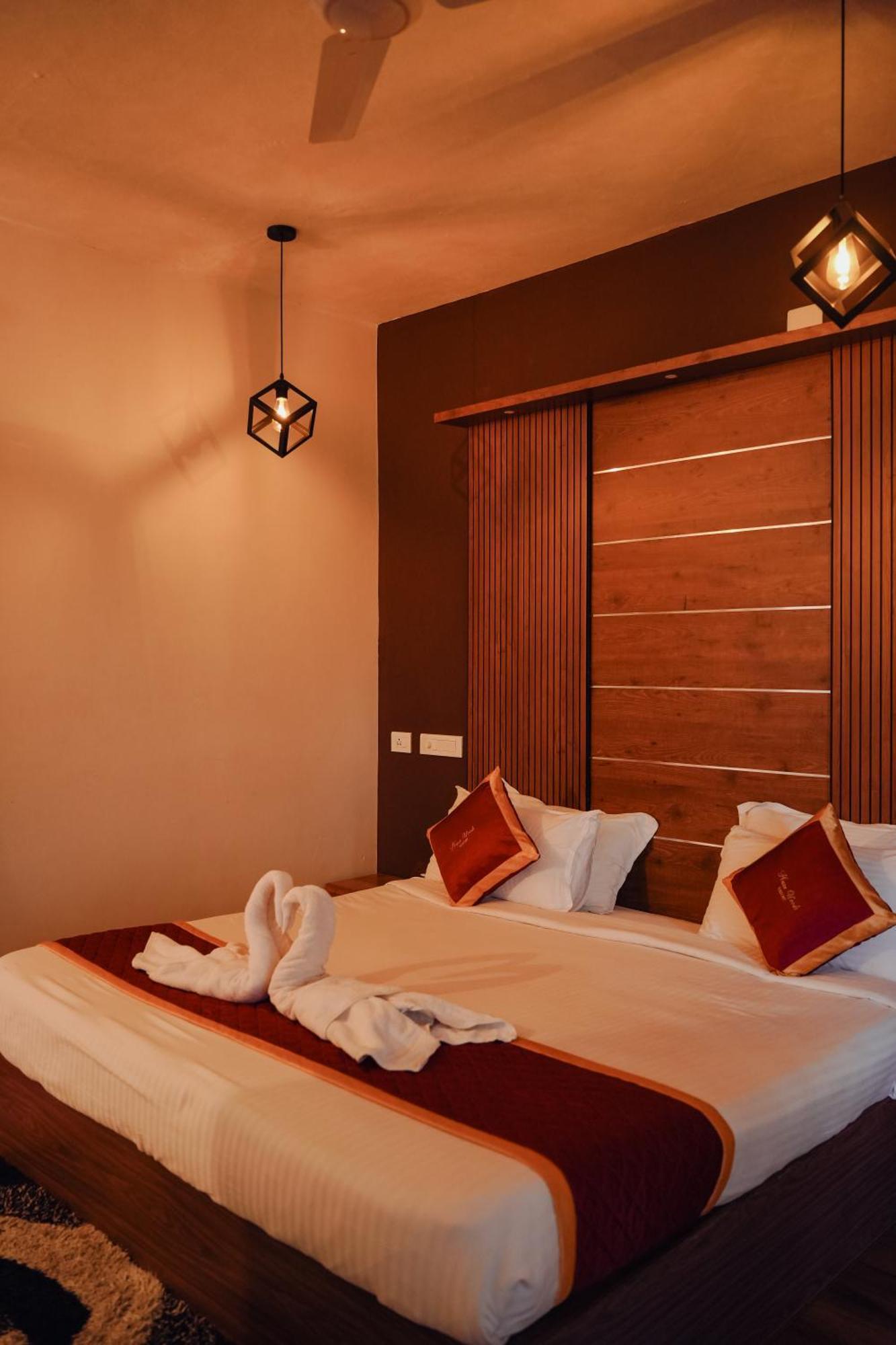 Haze Woods Resort Vaduvanchal Exterior photo