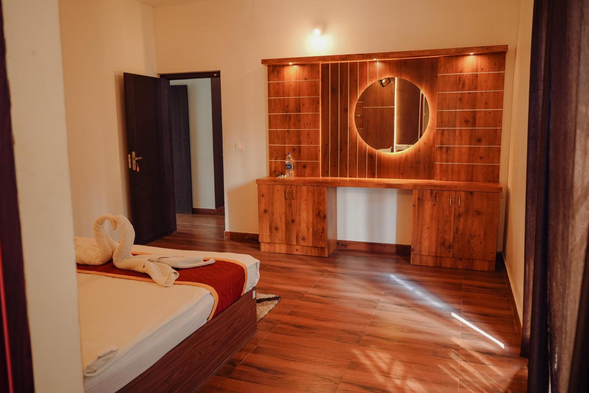 Haze Woods Resort Vaduvanchal Exterior photo