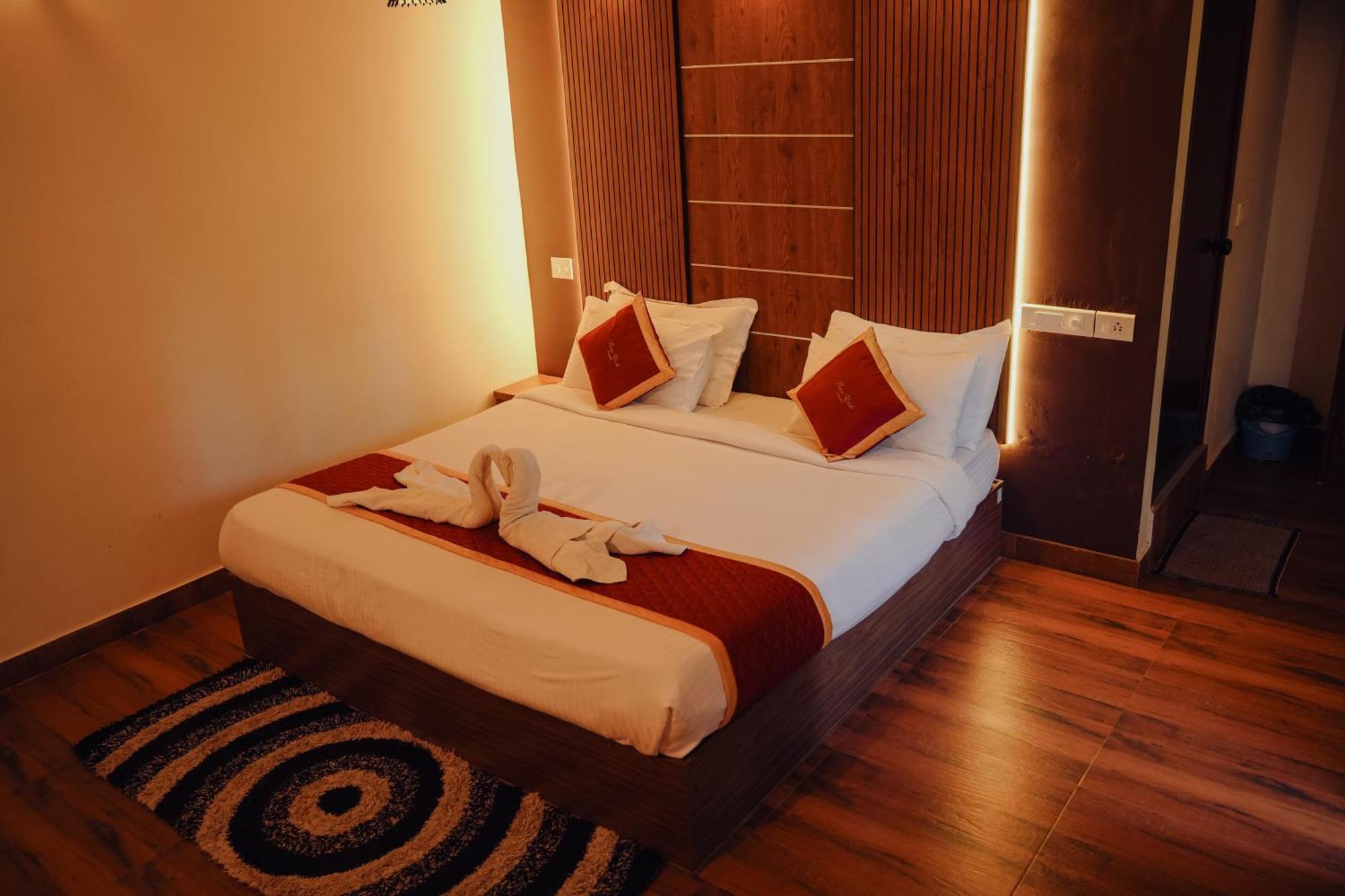 Haze Woods Resort Vaduvanchal Exterior photo